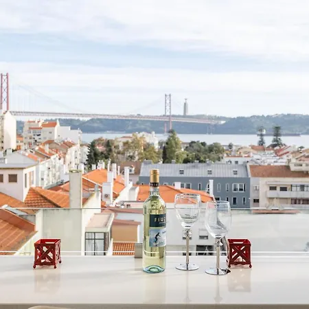 Tagus Bridge View 2bdr By Lovelystay Апартаменти *