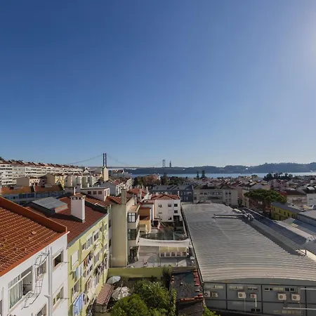 Tagus Bridge View 2bdr By Lovelystay Лісабон