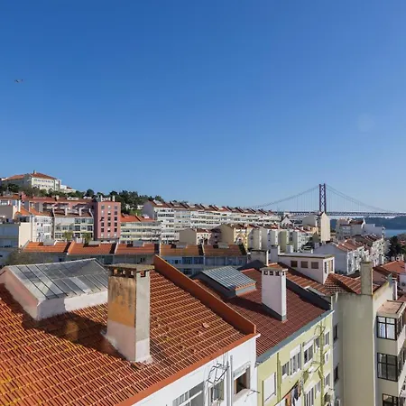 Tagus Bridge View 2bdr By Lovelystay Лісабон