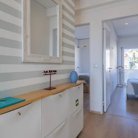 Tagus Bridge View 2bdr By Lovelystay Лісабон