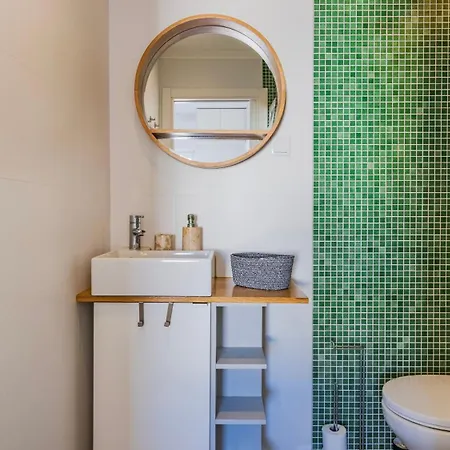 Апартаменти Tagus Bridge View 2bdr By Lovelystay Лісабон