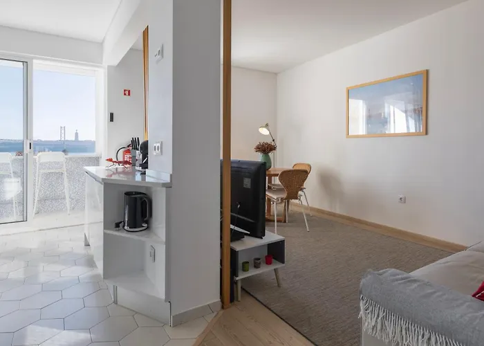 شقة Tagus Bridge View 2bdr By Lovelystay Lisboa