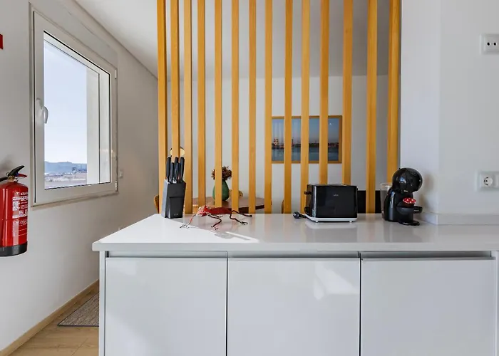 Tagus Bridge View 2bdr By Lovelystay شقة Lisboa