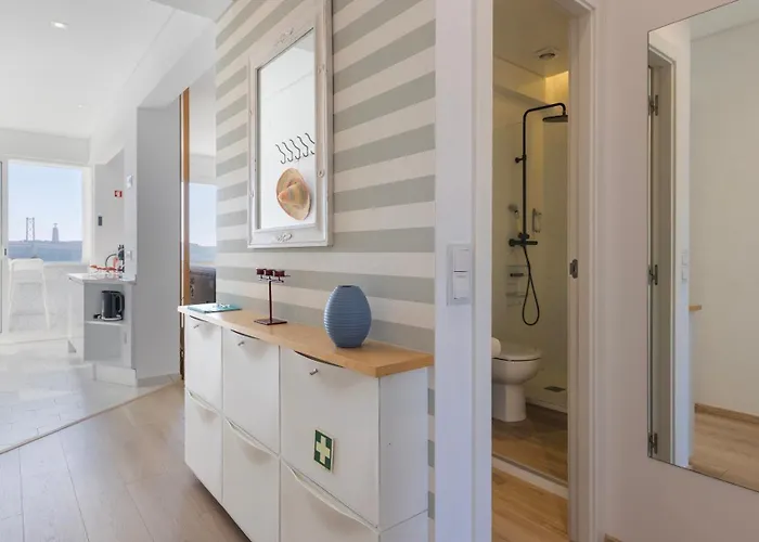 Tagus Bridge View 2bdr By Lovelystay *