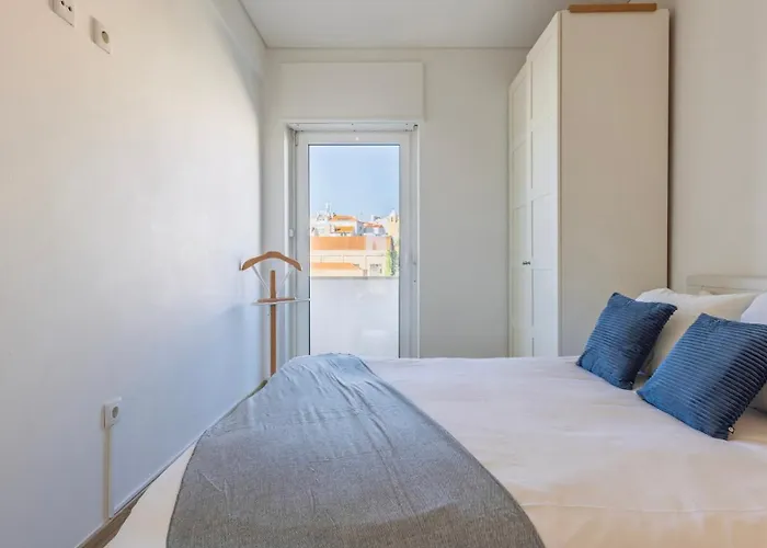 Tagus Bridge View 2bdr By Lovelystay شقة Lisboa