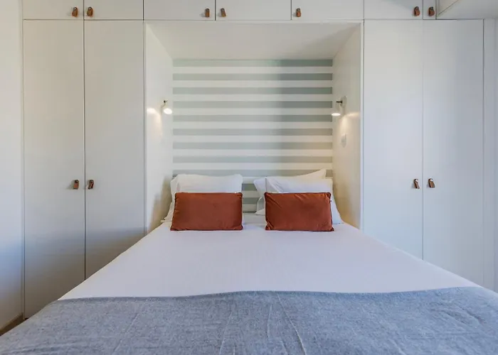 Tagus Bridge View 2bdr By Lovelystay شقة Lisboa