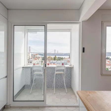 Apartman Tagus Bridge View 2bdr By Lovelystay